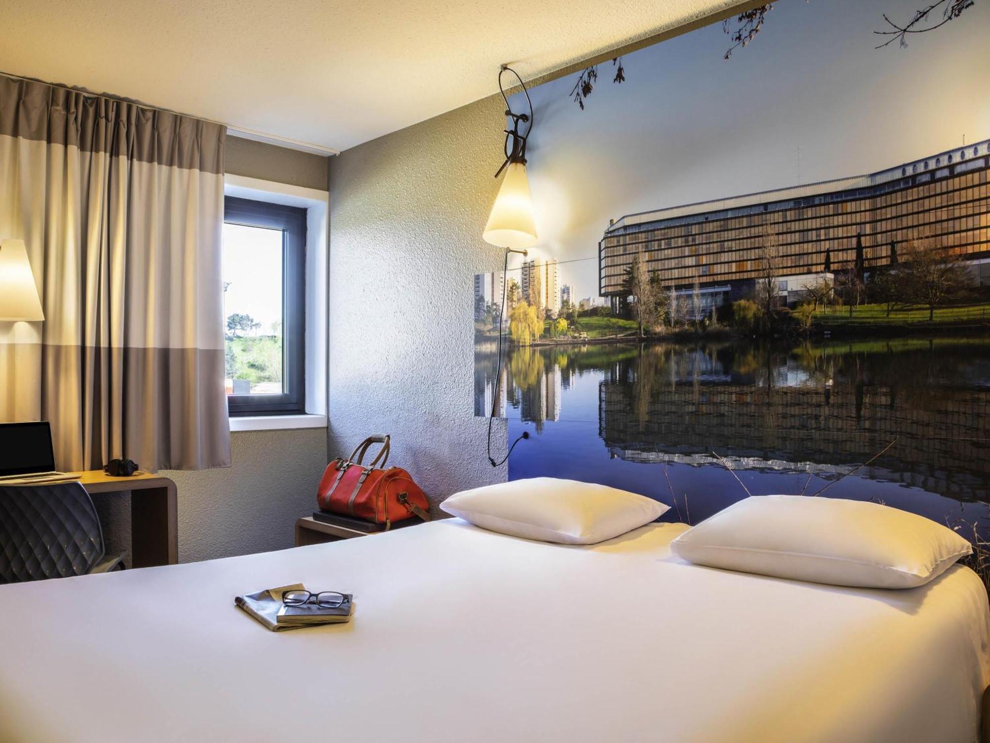 4 Hôtels Ibis en Île-de-France pour Voyager Sans Stress