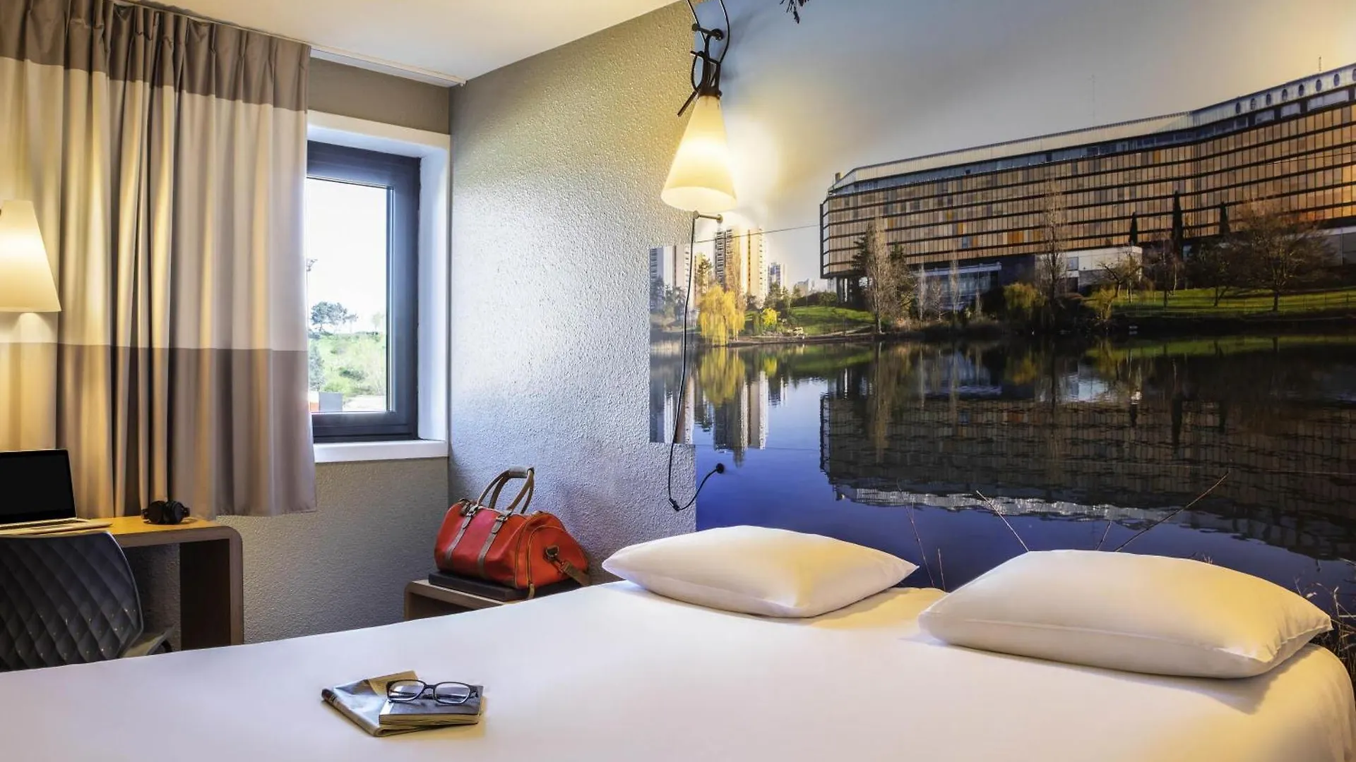 4 Hôtels Ibis en Île-de-France pour Voyager Sans Stress