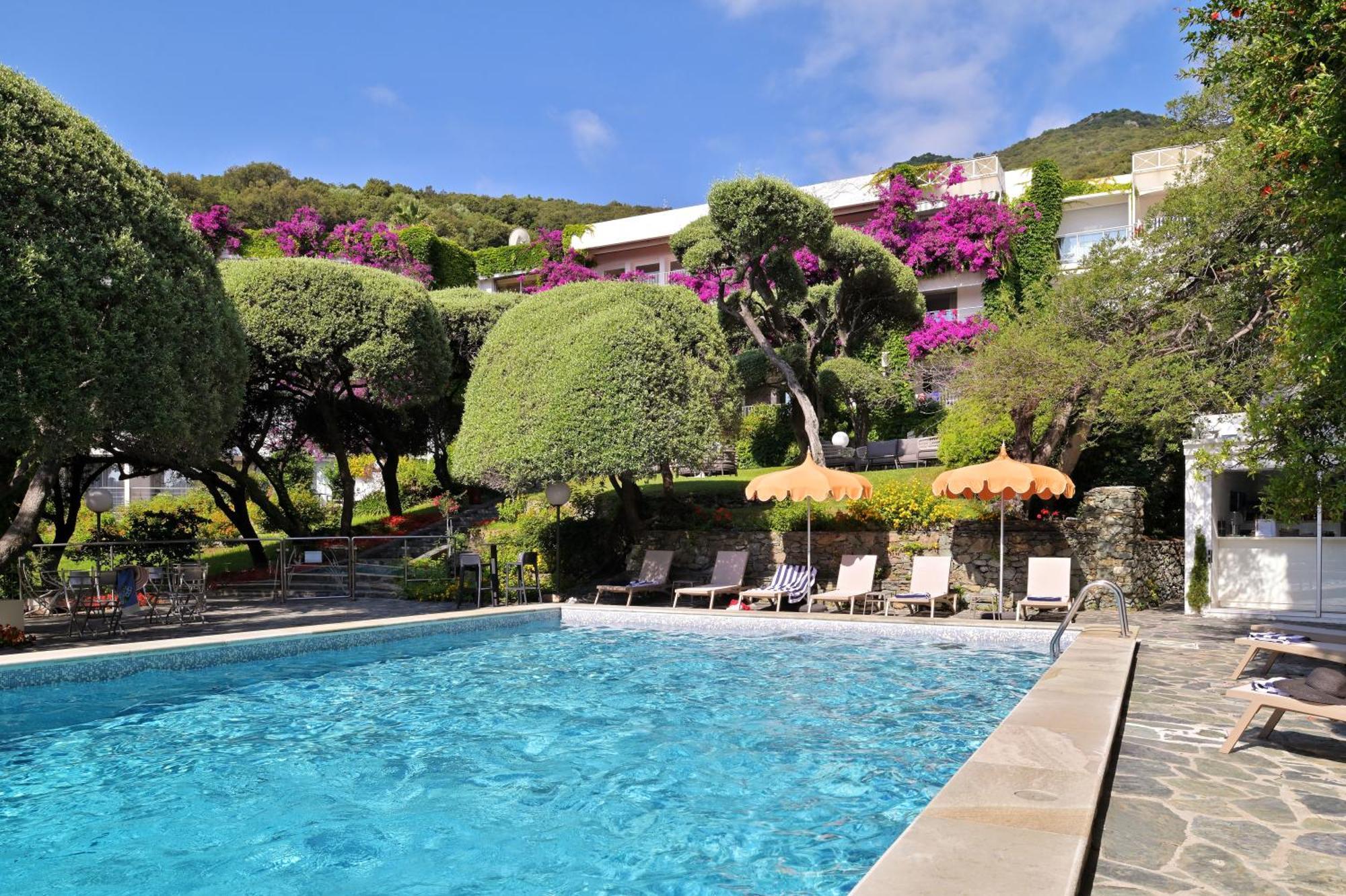 7 Hôtels Romantiques en Corse pour Fuir le Quotidien